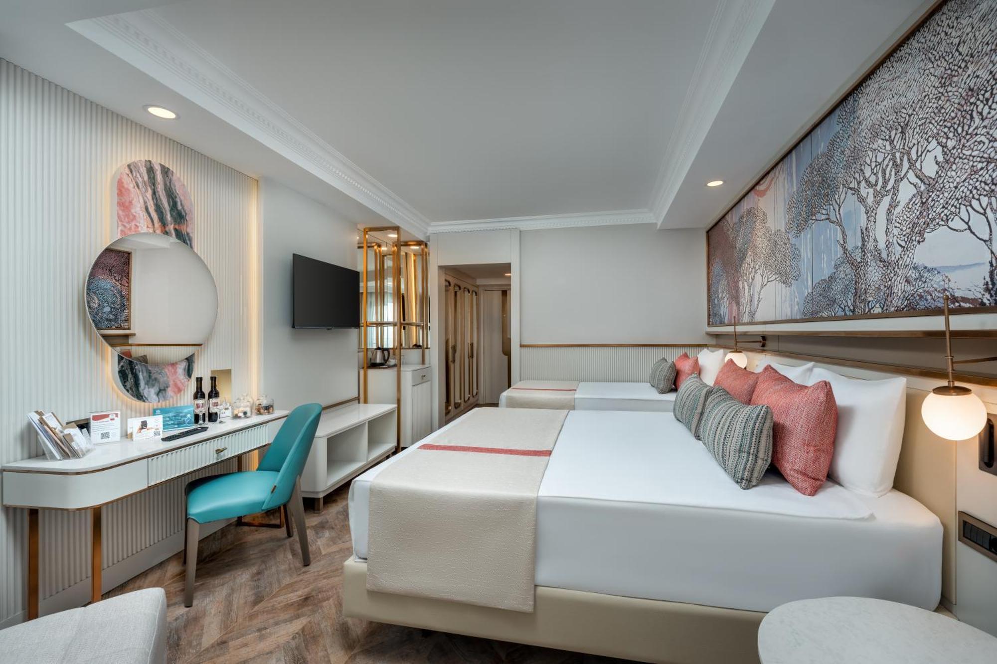 Standard Double or Twin Room Side Sea View